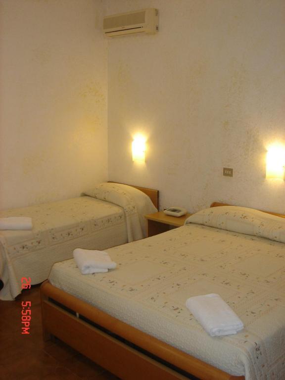 Hotel Ristorante Solari 브리아티코 객실 사진